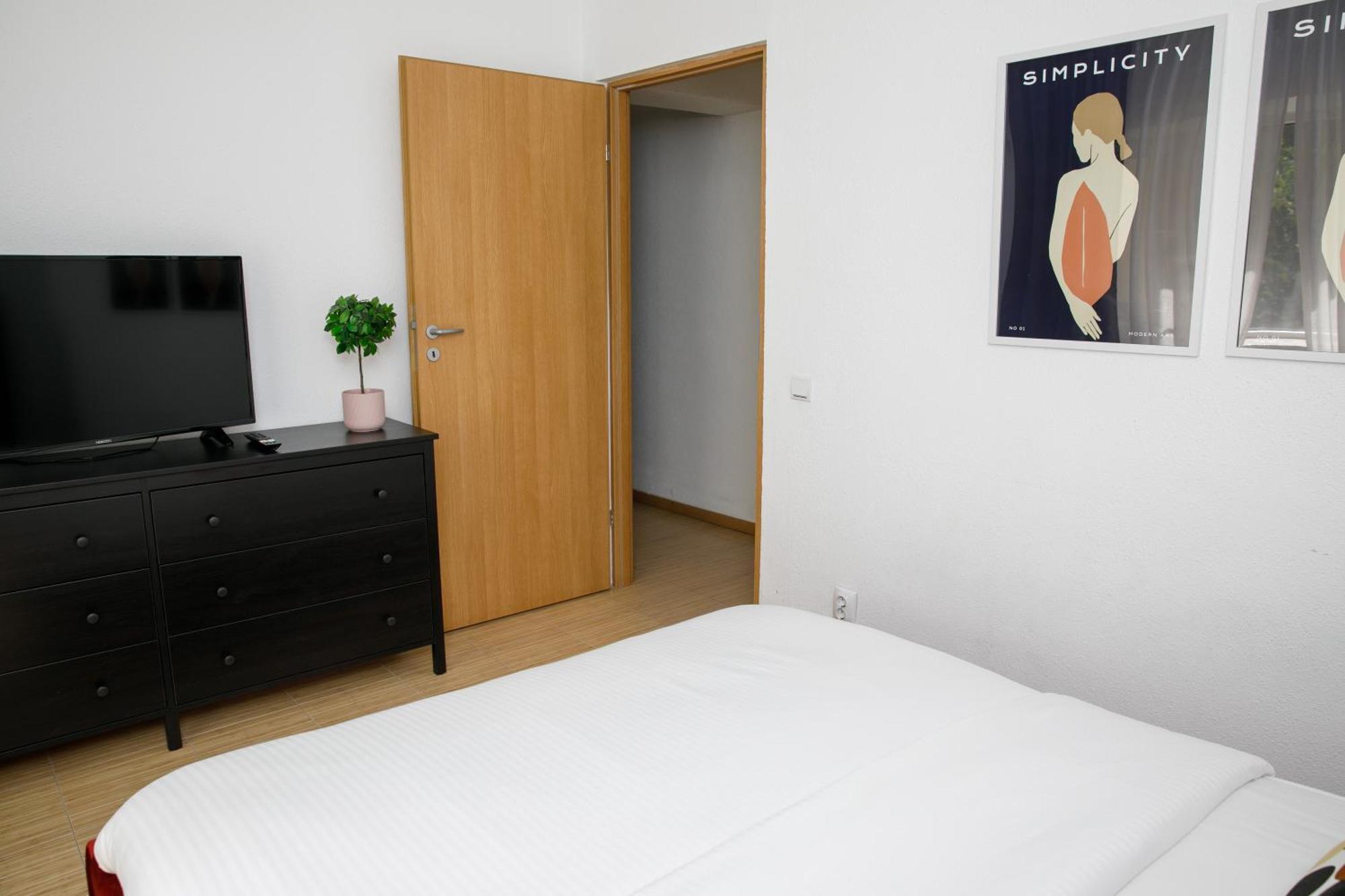 Color Apartments Corneliu Coposu No3 Bucharest Exterior photo