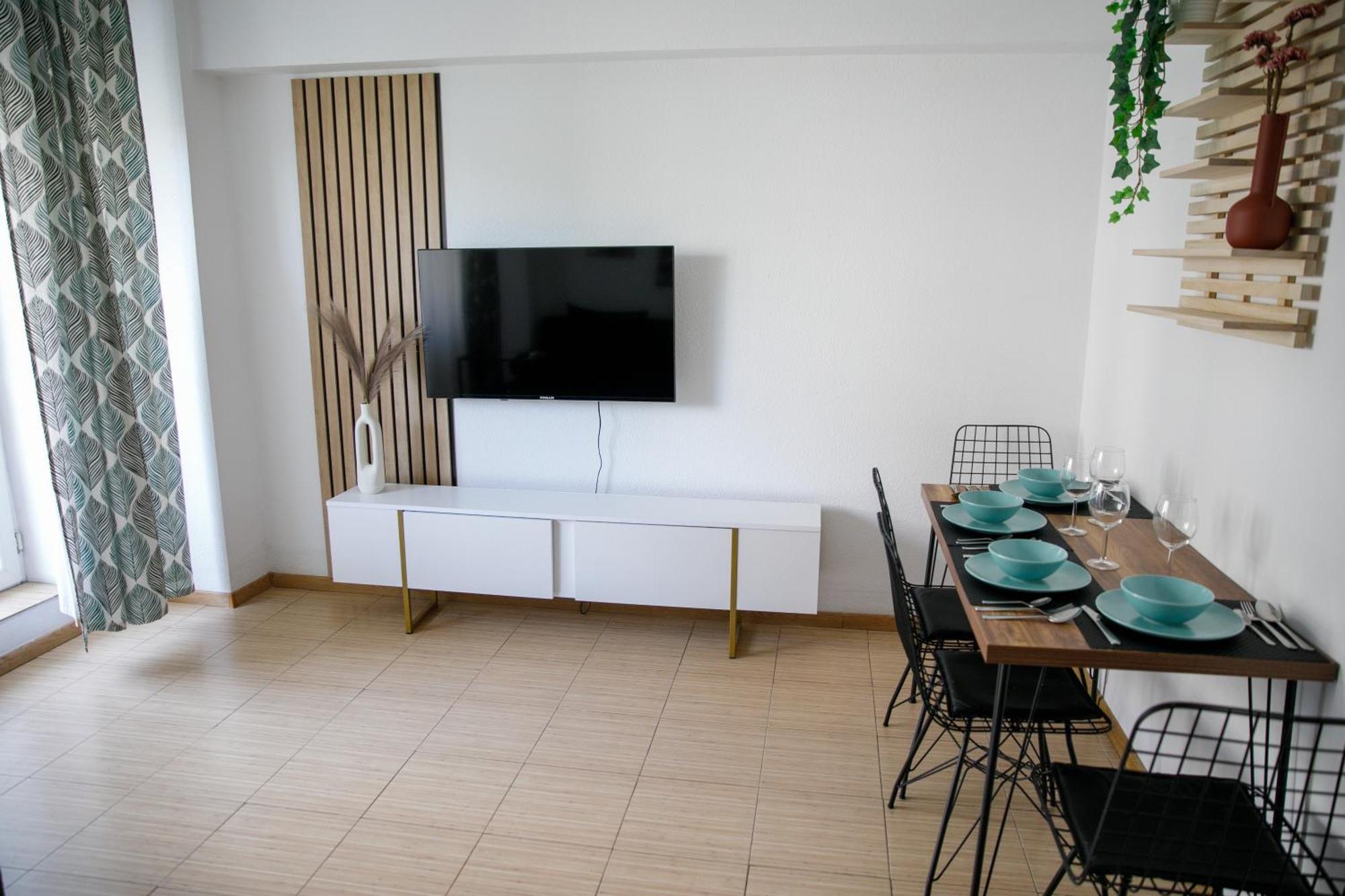 Color Apartments Corneliu Coposu No3 Bucharest Exterior photo