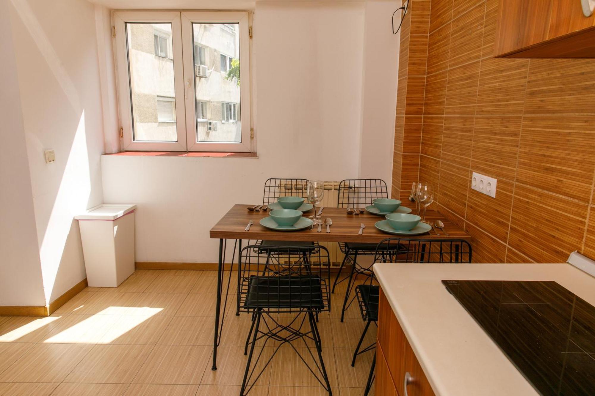 Color Apartments Corneliu Coposu No3 Bucharest Exterior photo