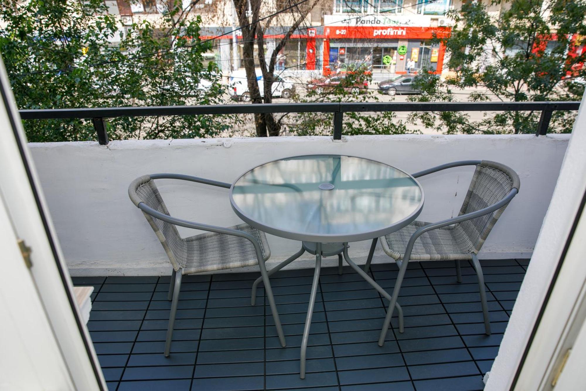 Color Apartments Corneliu Coposu No3 Bucharest Exterior photo